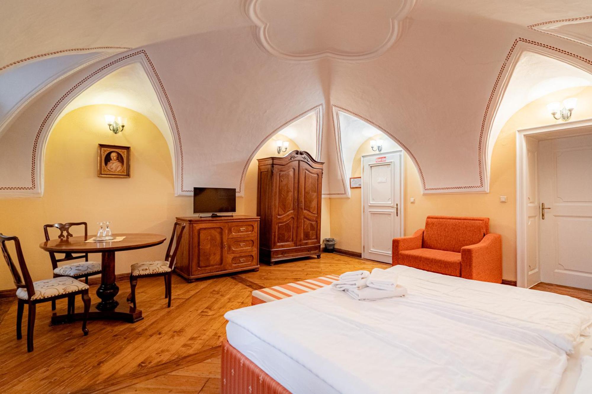 Penzion Cosmopolitan Ii. Hotel Banská Štiavnica Værelse billede